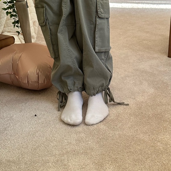 Abercrombie Cargo Pants - Picture 4 of 8